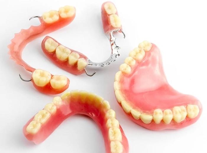 Emergency Denture Repair & Care Tips