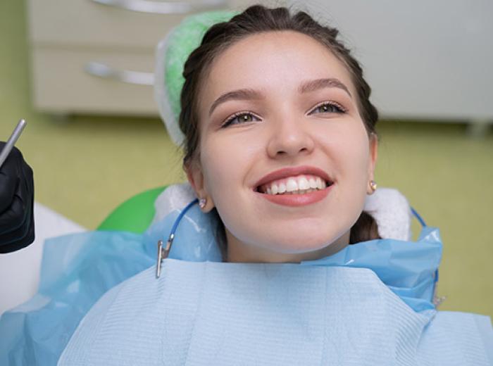 Dental Implants & Tooth Replacement for a Natural Smile