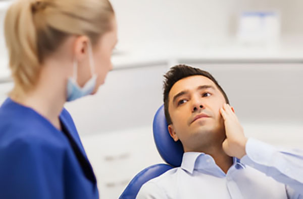 Visit A General Dentist To Treat A Chipped Tooth